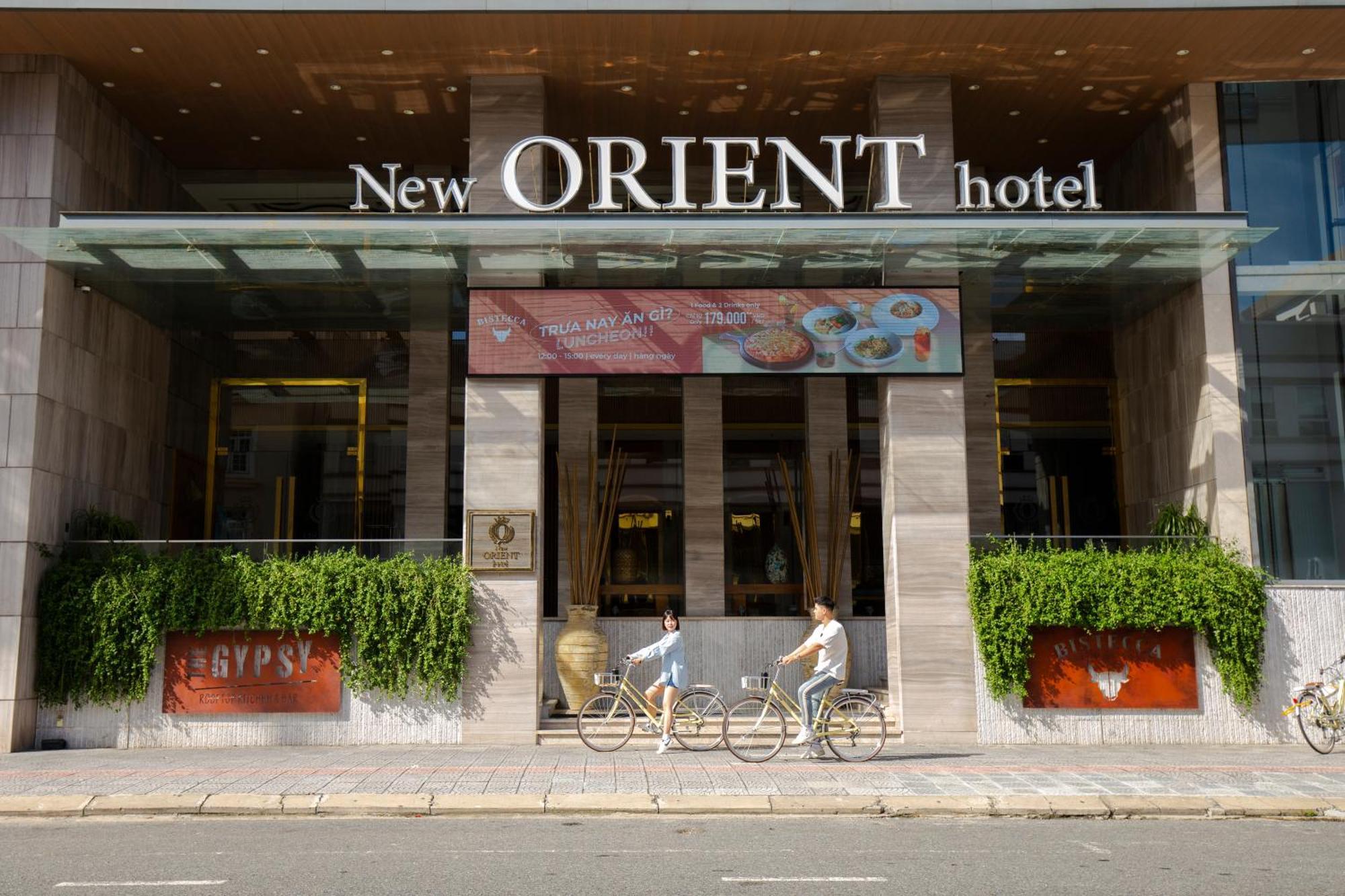 Khách sạn New Orient 4*