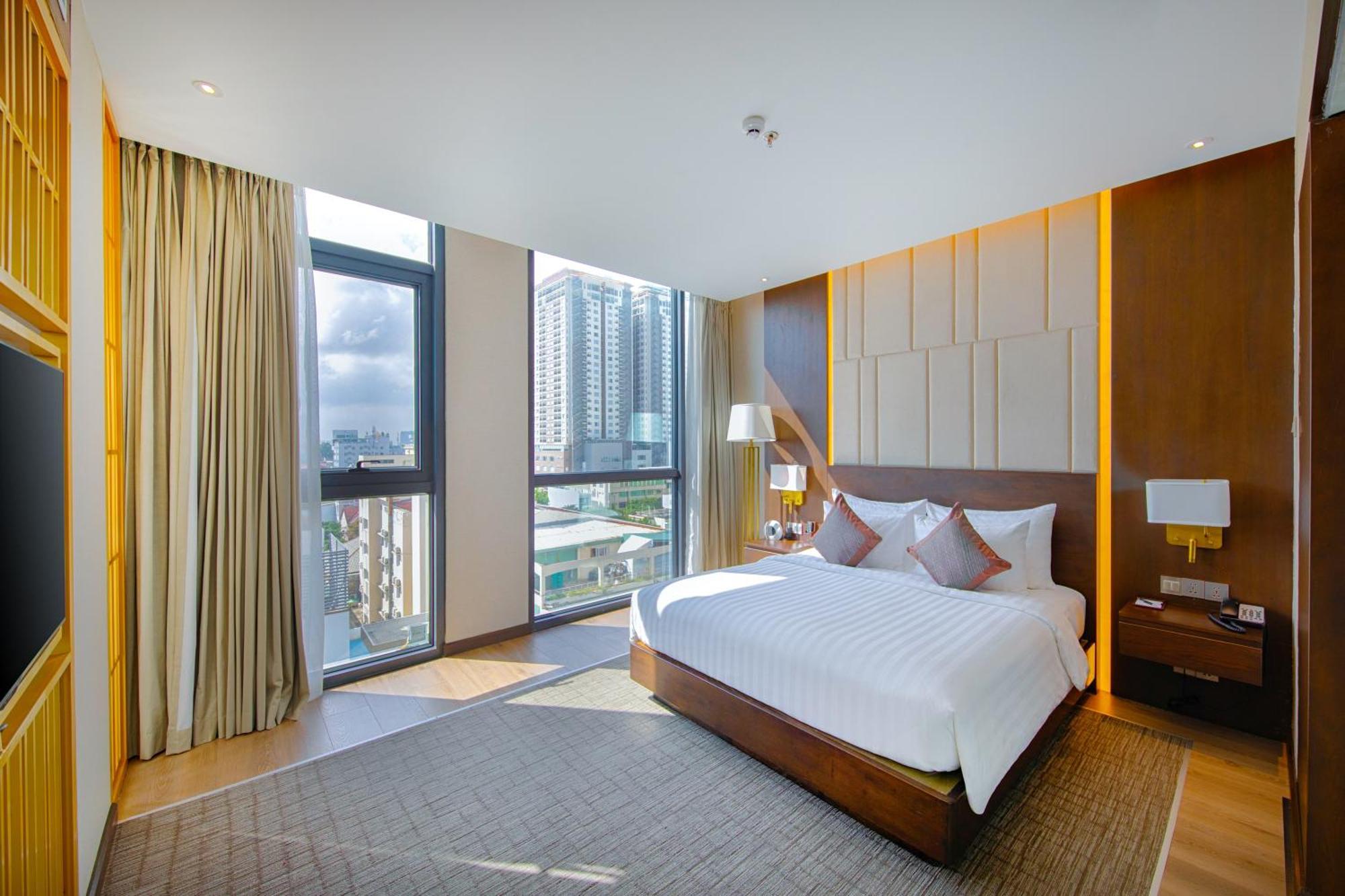 New Orient Khách sạn 4*